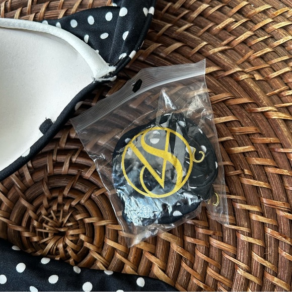 Victoria’s Secret Very Sexy Push-up Bikini - Picture 5 of 16